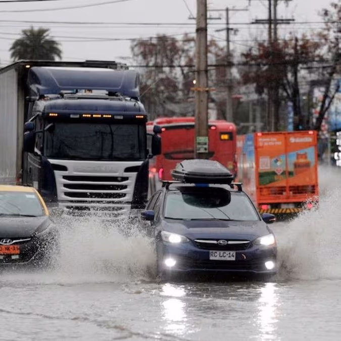 Nuevo temporal golpeará al centro-sur este jueves con rachas cercanas a 100 km/h y lluvias intensas