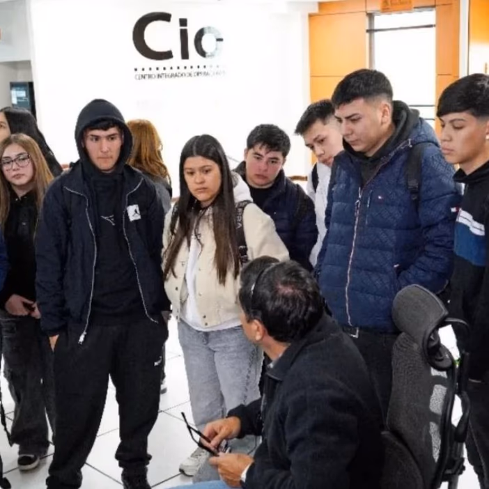 Codelco Andina acerca la gran minería a estudiantes técnicos de Santo Tomás en nueva jornada formativa