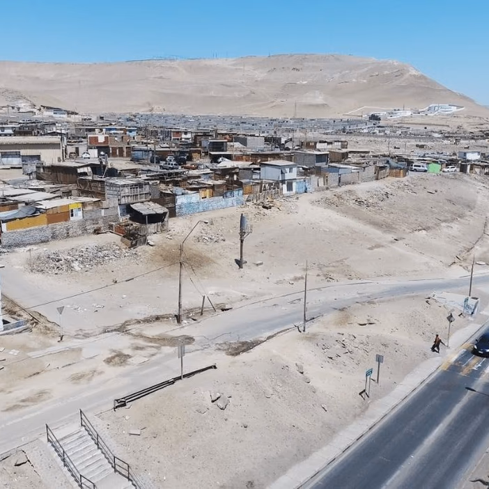 Cerro Chuño: Consejo Regional de Arica aprueba $3.292 millones para iniciar erradicación de 220 viviendas ligadas a toma controlada por el crimen organizado