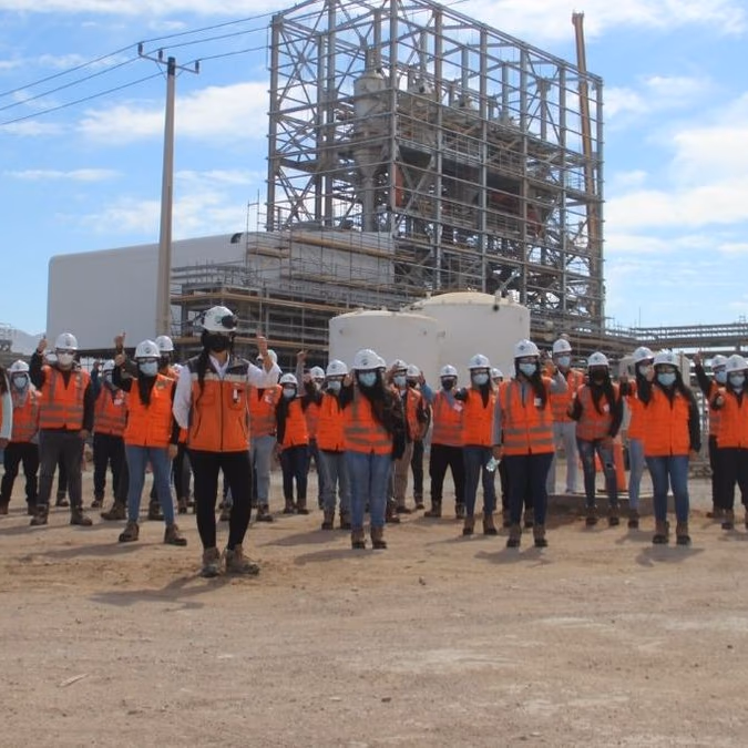 Trabajos en SQM: revisa vacantes 7x7 en litio, yodo y faenas del norte