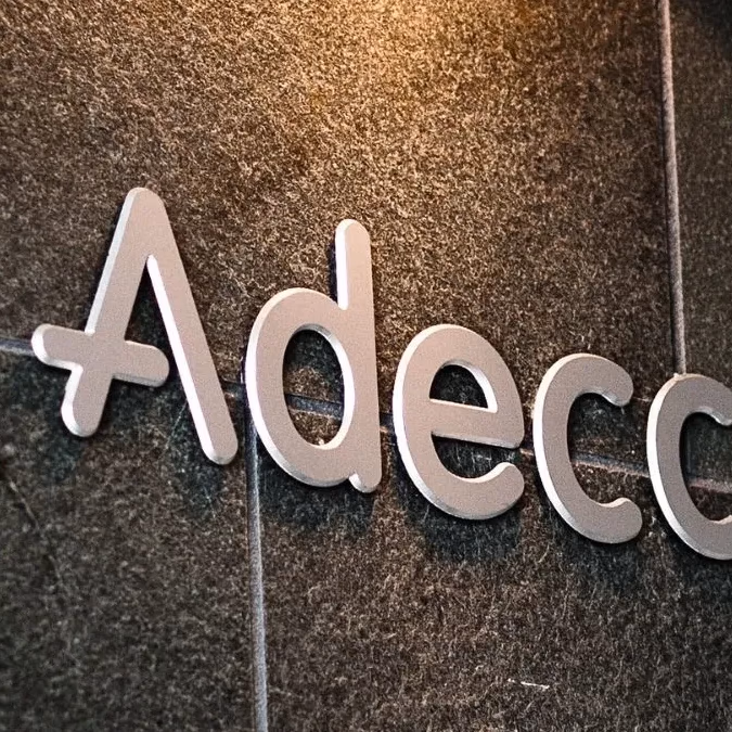 Adecco abre nuevas ofertas laborales en Chile con cargos en Arica, Santiago, Rancagua y otras comunas