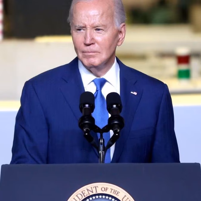 Administración Biden anuncia polémicos aranceles a productos chinos, preocupando a consumidores y economía global.