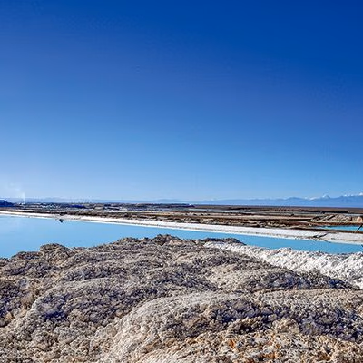 Albemarle invierte US$ 650 millones para subir producción de litio y llevará agua de mar al Salar de Atacama