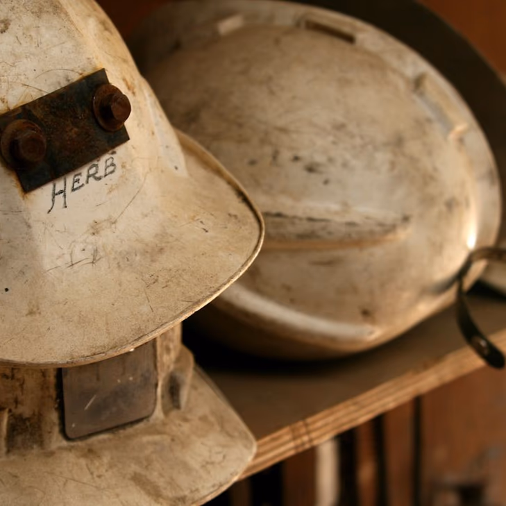 Alerta en Chile: 30 muertes laborales por caídas en altura destacan deficiencias en seguridad y prevención