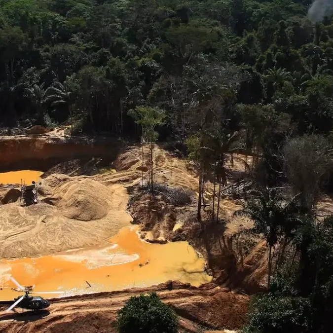 Alza del oro impulsa minería informal: impacto ambiental y soluciones propuestas