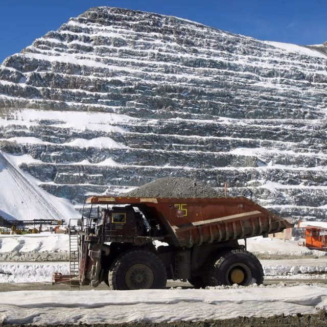 Anglo American reduce expectativas de producción para este año por desafíos de disponibilidad de agua que enfrenta Los Bronces