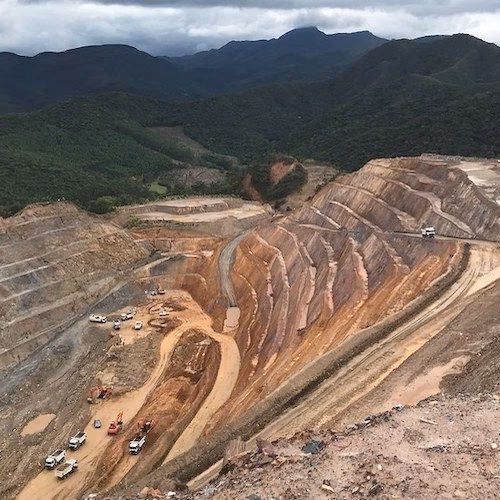 AngloGold Ashanti pone a la venta mina de oro de Brasil