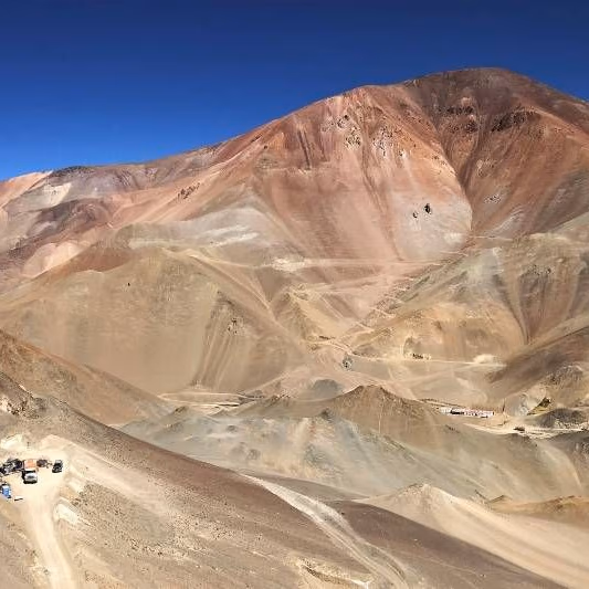 ANGOLD RESOURCES actualiza la perforación en Dorado indicando nuevas zonas de Oro.