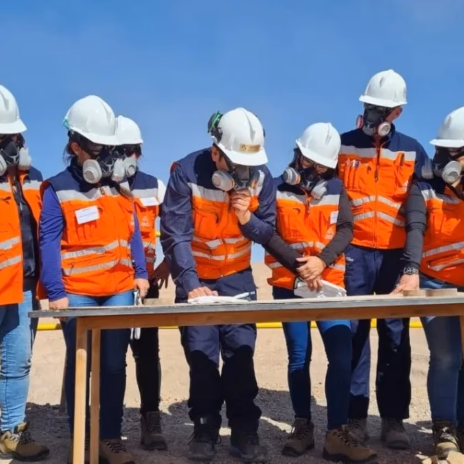 Antofagasta Minerals abrió nuevas vacantes para técnicos y profesionales en faenas del norte