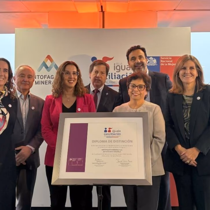 Antofagasta Minerals Impulsa la Inclusión Femenina en Minería con el Reconocimiento del Sello Iguala Conciliación