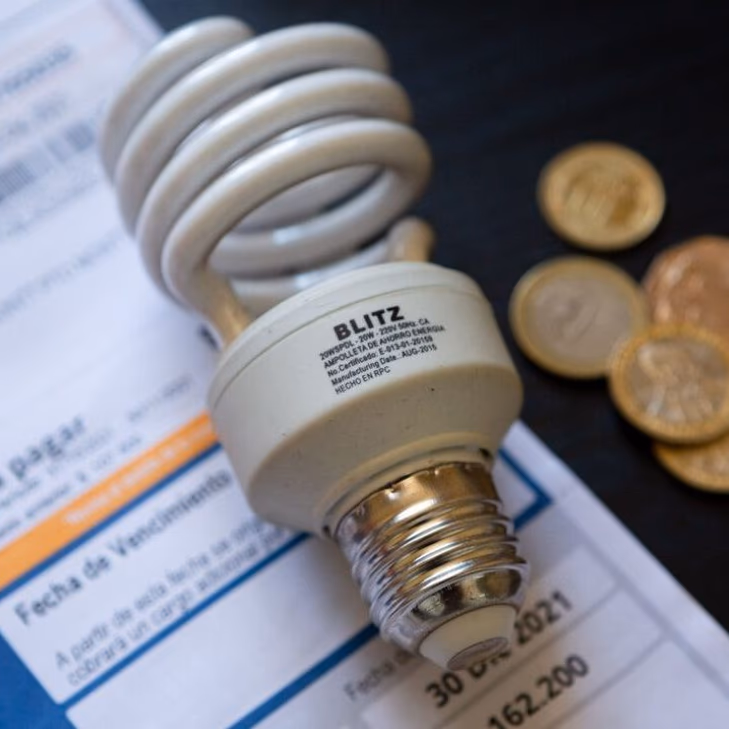 Aumento del 7,1% en Tarifas de Luz y Retraso sin Fecha en Convocatoria del Subsidio Eléctrico para 2025