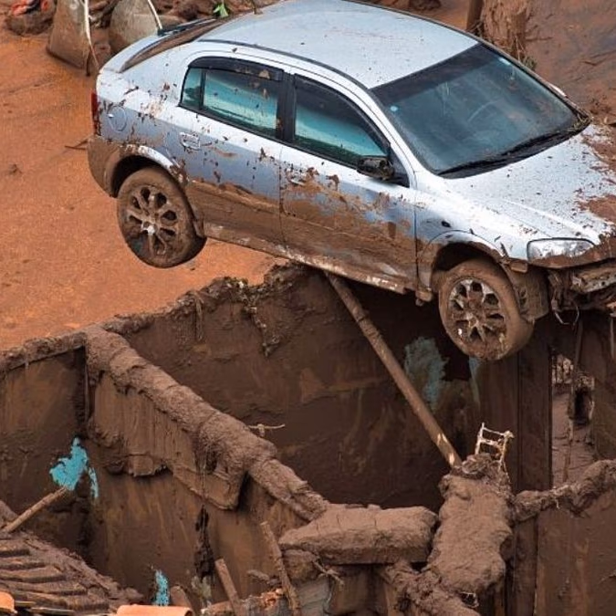 BHP Revisará Cargos de $9.7 mil millones por Desastre de Represa en Brasil