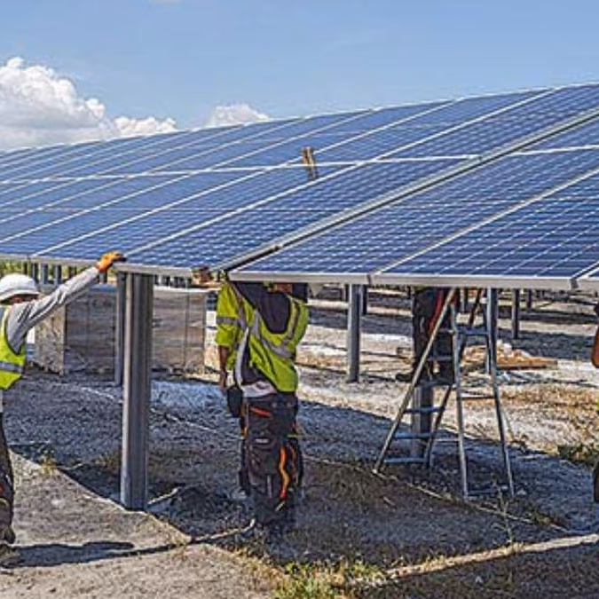 Brookfield se suma a BlackRock entre la firmas que apuestan fuertemente por pequeñas plantas solares en Chile