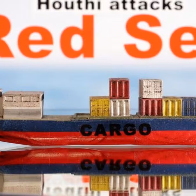 Buque Comercial Afectado por Proyectil en la Costa de Hodeidah, Yemen
