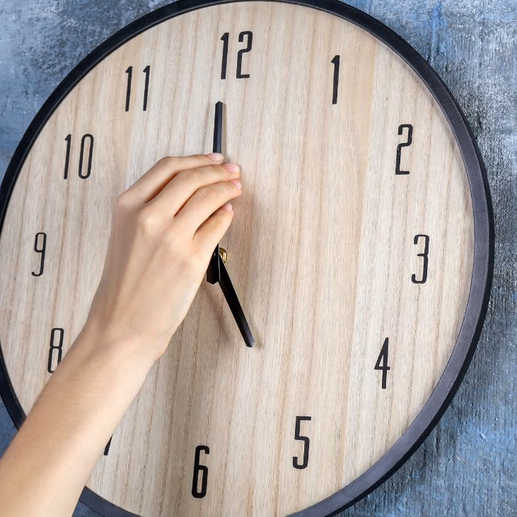 Cambio de Hora 2025 en Chile: Todo lo que Necesitas Saber Sobre el Ajuste de Abril y las Excepciones Regionales