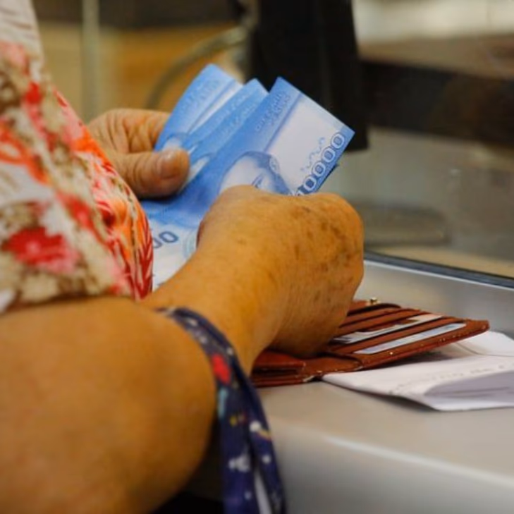 Chile inicia reforma de pensiones: Ampliación del Seguro de Lagunas Previsionales y aumento de la PGU desde mayo 2025
