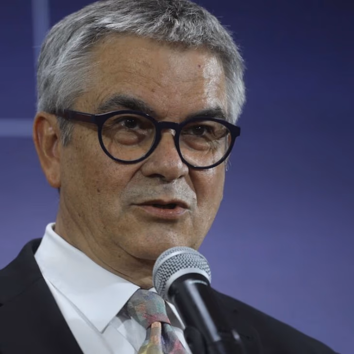 Chile mantiene competitividad en comercio global pese a nuevos aranceles de EE.UU, asegura Ministro de Hacienda