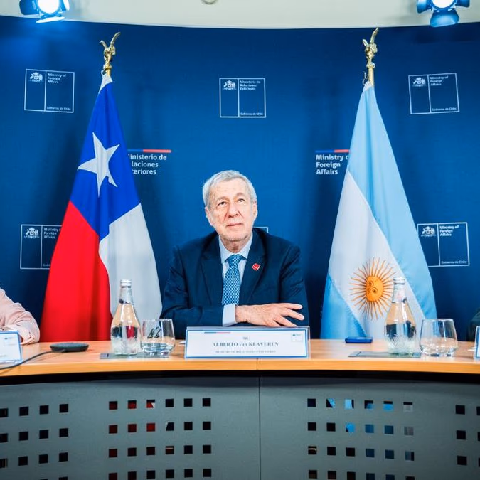 Chile y Argentina Firman Memorándum para Impulsar el Litio y Salares
