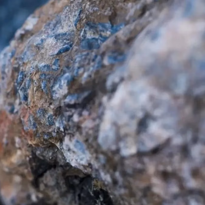 China refuerza su control sobre minerales críticos con liderazgo en reservas, producción y procesamiento