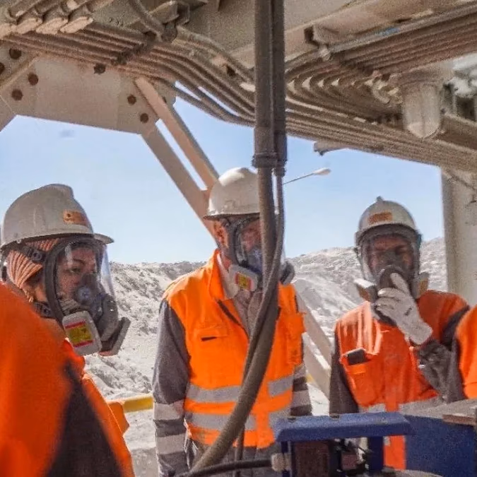 Codelco Gabriela Mistral valida sistema de muestreo con experto mundial Francis Pitard
