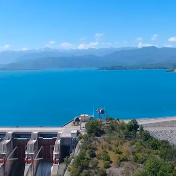 Colbún iniciará vertimientos preventivos de su embalse ante anuncios de fuertes precipitaciones