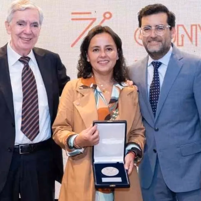 Collahuasi recibe premio del Instituto de Ingenieros de Minas por su aporte a la formación técnico profesional minera