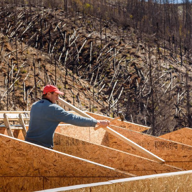 Collahuasi se une a la campaña de Desafío Levantemos Chile para reconstruir viviendas afectadas por los incendios forestales