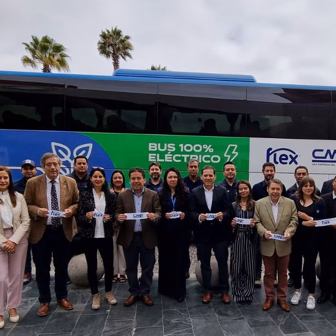 Compañía Minera del Pacífico y Flex reciben en Copiapó nuevos buses de primera flota 100% eléctrica de la minería chilena