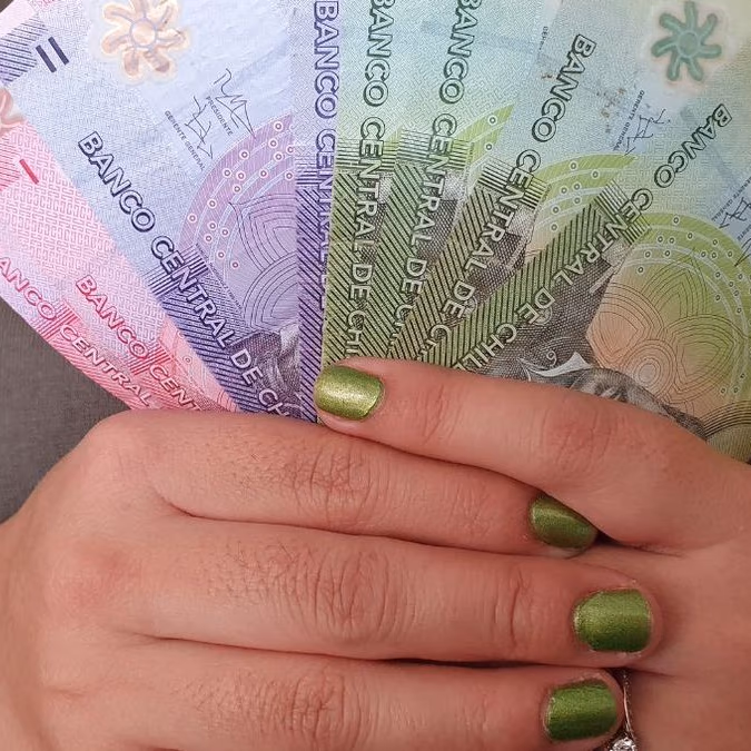Consulta con tu RUT si puedes recibir el Bono Dueña de Casa de $452.000