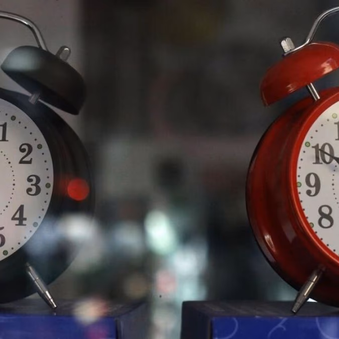 ¿Cuándo es el cambio de hora en Chile? Revisa la fecha y cómo ajustarlo en tu dispositivo