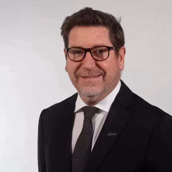 Daniel Mas: el biministro de 2 carteras clave que reordena la agenda minera en Chile