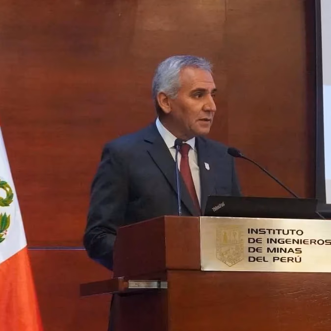 De Vinatea alerta sobre cambios en concesiones mineras sin respaldo técnico