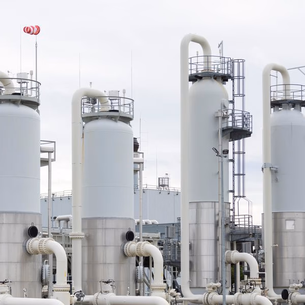Demanda europea de gas continuará a la baja en 2023, según la AIE