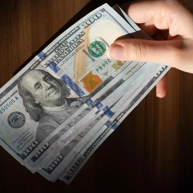 Dólar en Chile cae $5 y cierra en $900: el nivel que mirará el mercado tras el feriado