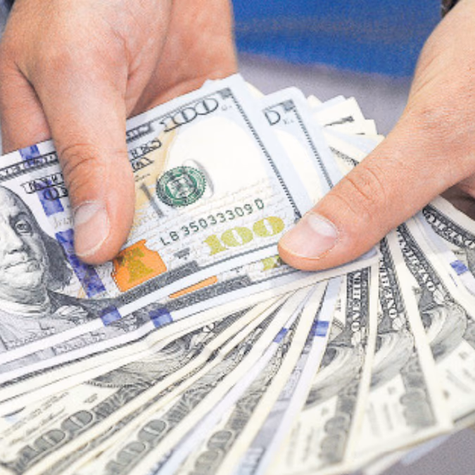 El boom de cuentas corrientes en dólares en Chile no para: durante el primer trimestre se abrieron más de 100 mil