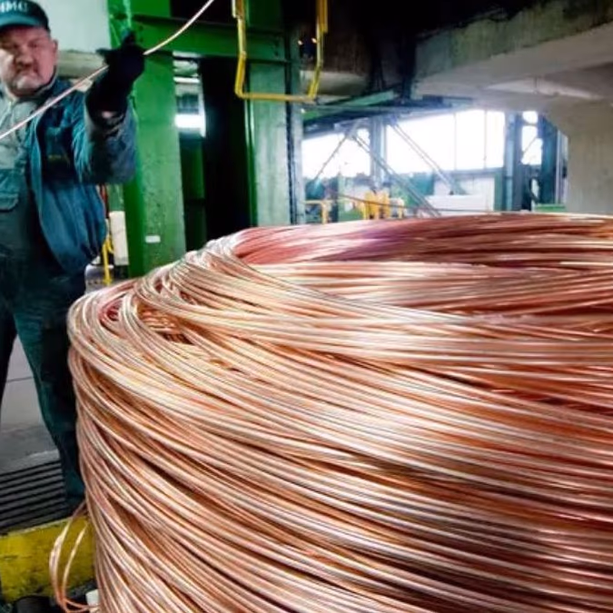 El cobre alcanza precio histórico de 11,000 dólares por tonelada
