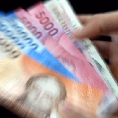 El impacto de la inflación no cede: los salarios de los chilenos cayeron por décimo mes consecutivo