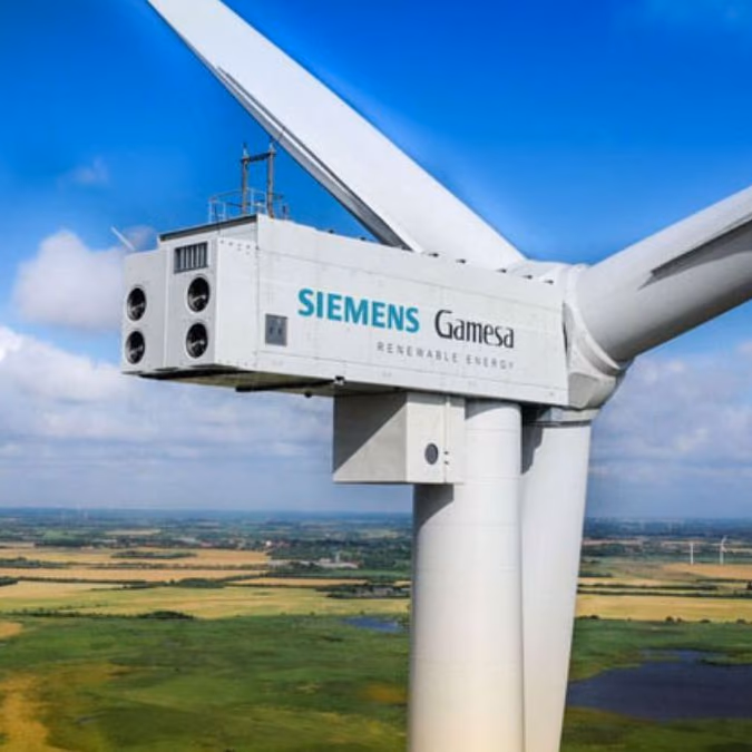 El negocio eólico de Siemens Energy enfrenta dificultades tras registrar pérdidas de 4.500 millones de euros.