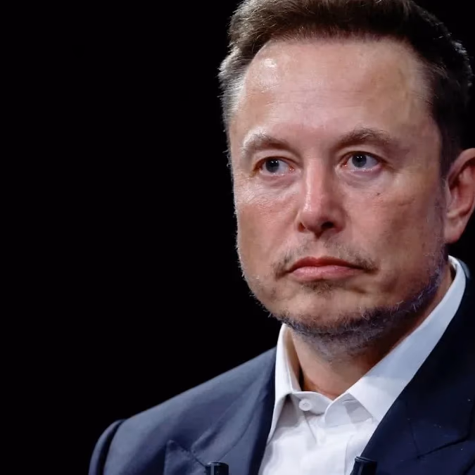 Elon Musk acusa a OpenAI de abandonar su misión sin fines de lucro durante juicio en California