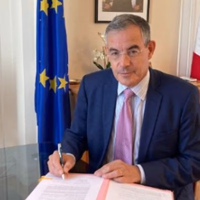 Embajador de Francia: «Chile posee recursos minerales indispensables para la transición energética como cobre y litio»