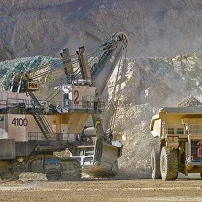 Empresa Komatsu busca trabajadores para sus operaciones en Chile