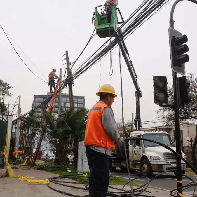 Enel informa corte de luz en nueve comunas de Santiago para este miércoles 13: Revisa horarios y sectores