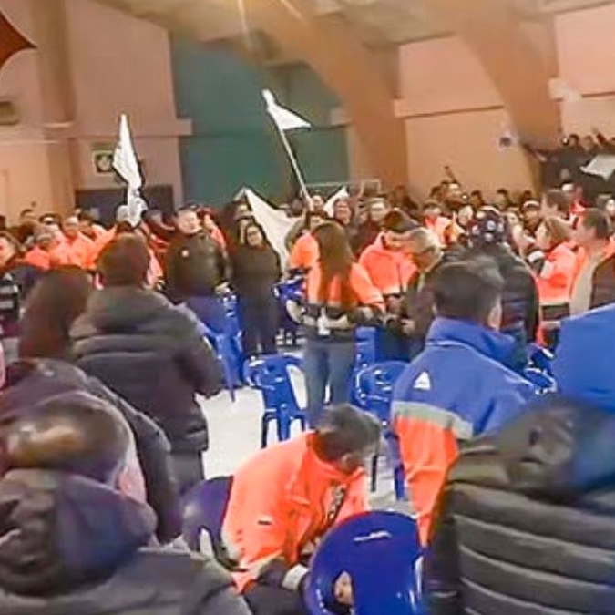 Escondida arriesga pérdidas diarias de hasta US$ 30 millones por huelga y analistas prevén impacto en el precio del cobre