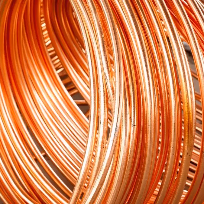 ETFs de cobre: 7 fondos con mayor exposición al metal (y por qué no todos siguen el mismo “precio del cobre”)