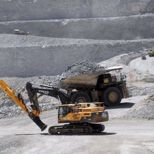Expertos proyectan futuros desafíos de la minería en la región y el país