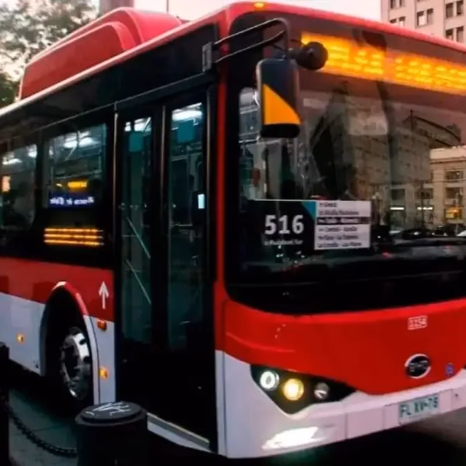 Feria laboral en La Florida ofrecerá 170 cupos para mujeres conductoras de la Red Movilidad