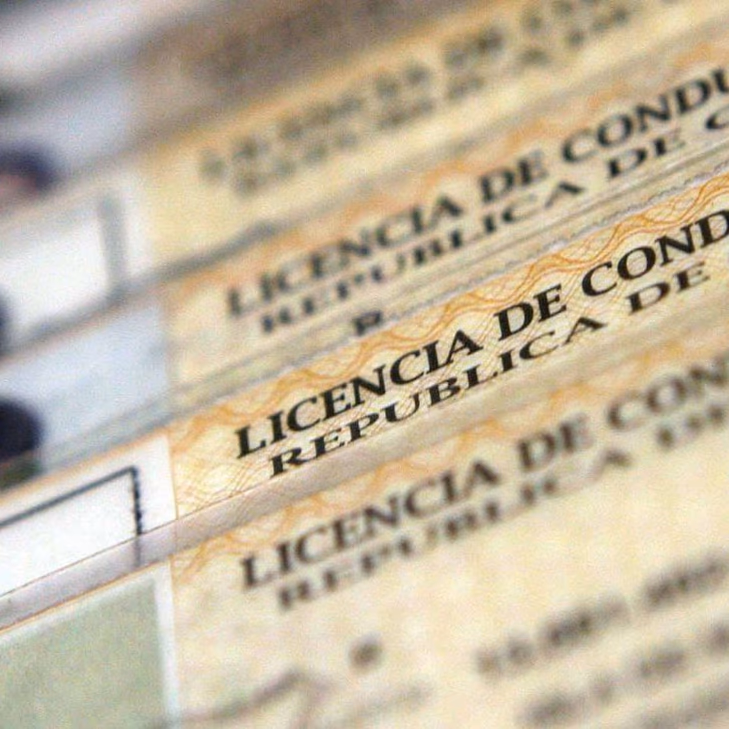 Guía Completa 2025: Cómo Obtener la Licencia de Conducir Clase B – Requisitos y Educación Necesaria