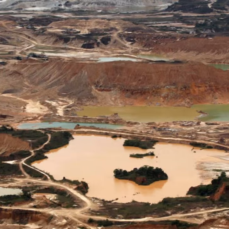 Homar Lozano insta a incentivar la inversión privada para la rehabilitación de 6,001 pasivos ambientales mineros en Perú