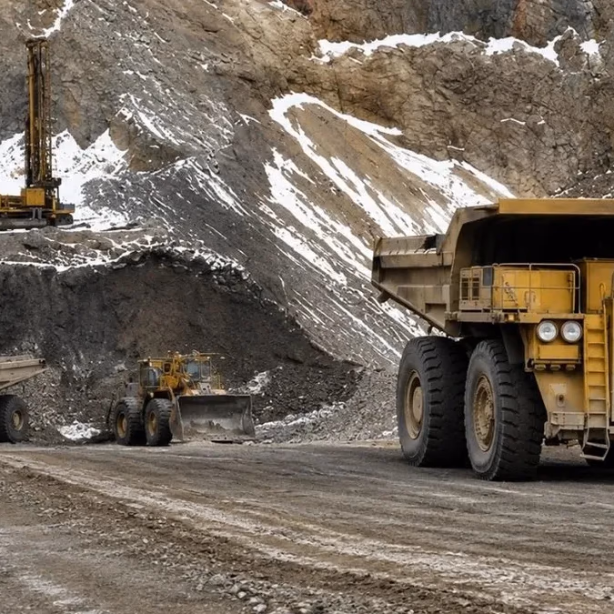 Jaime Bassa (FA) impulsa reforma para que el Estado controle la gran minería en respuesta a la privatización de Codelco