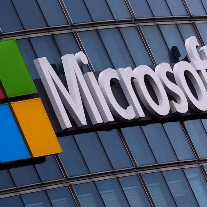 Microsoft fija límites a sus modelos de IA y rechaza una superinteligencia fuera del control humano